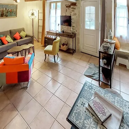 1 Bedroom Cozy In *