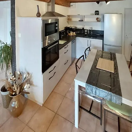 1 Bedroom Cozy In 펜션
